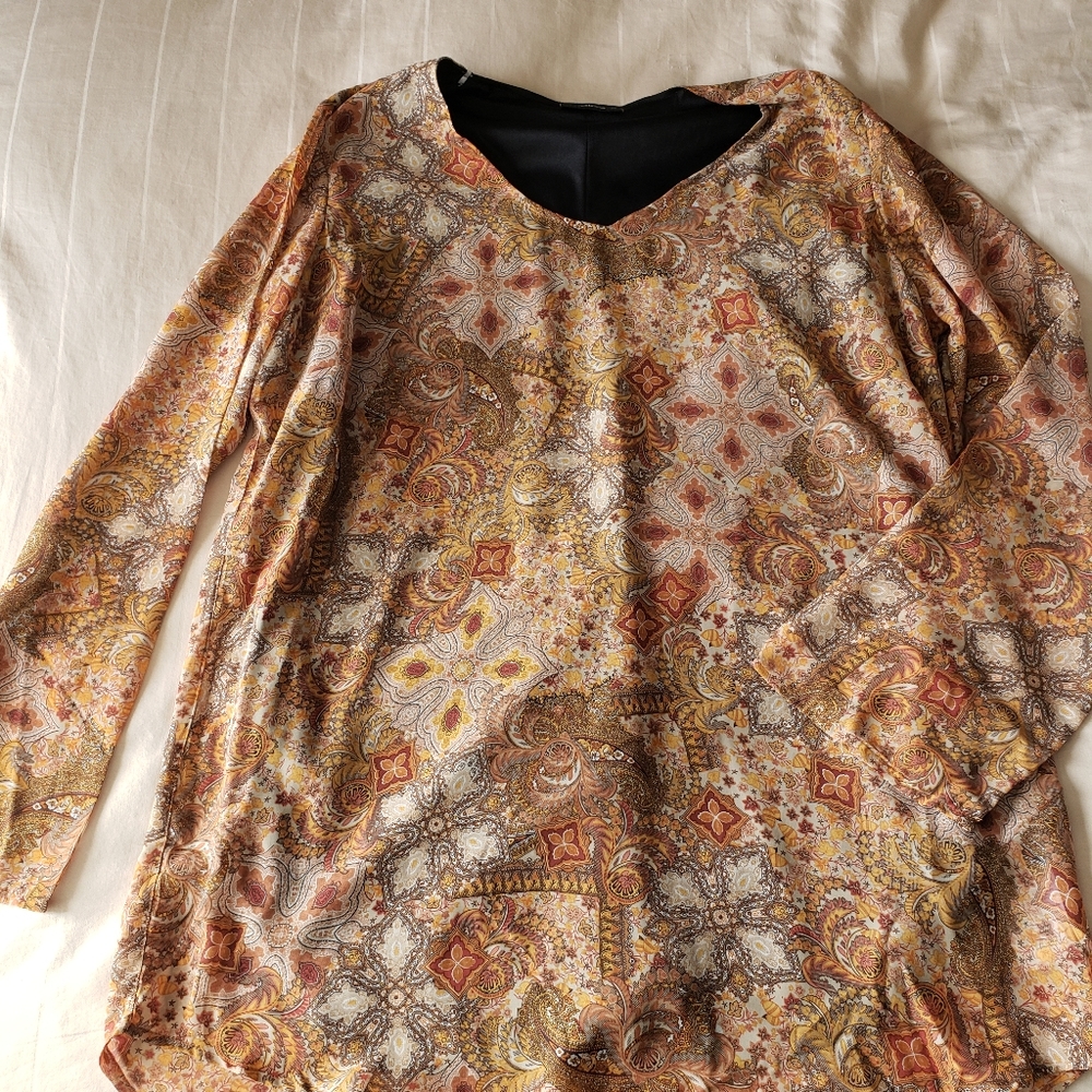 Printed tunic, long sleeve, never worn